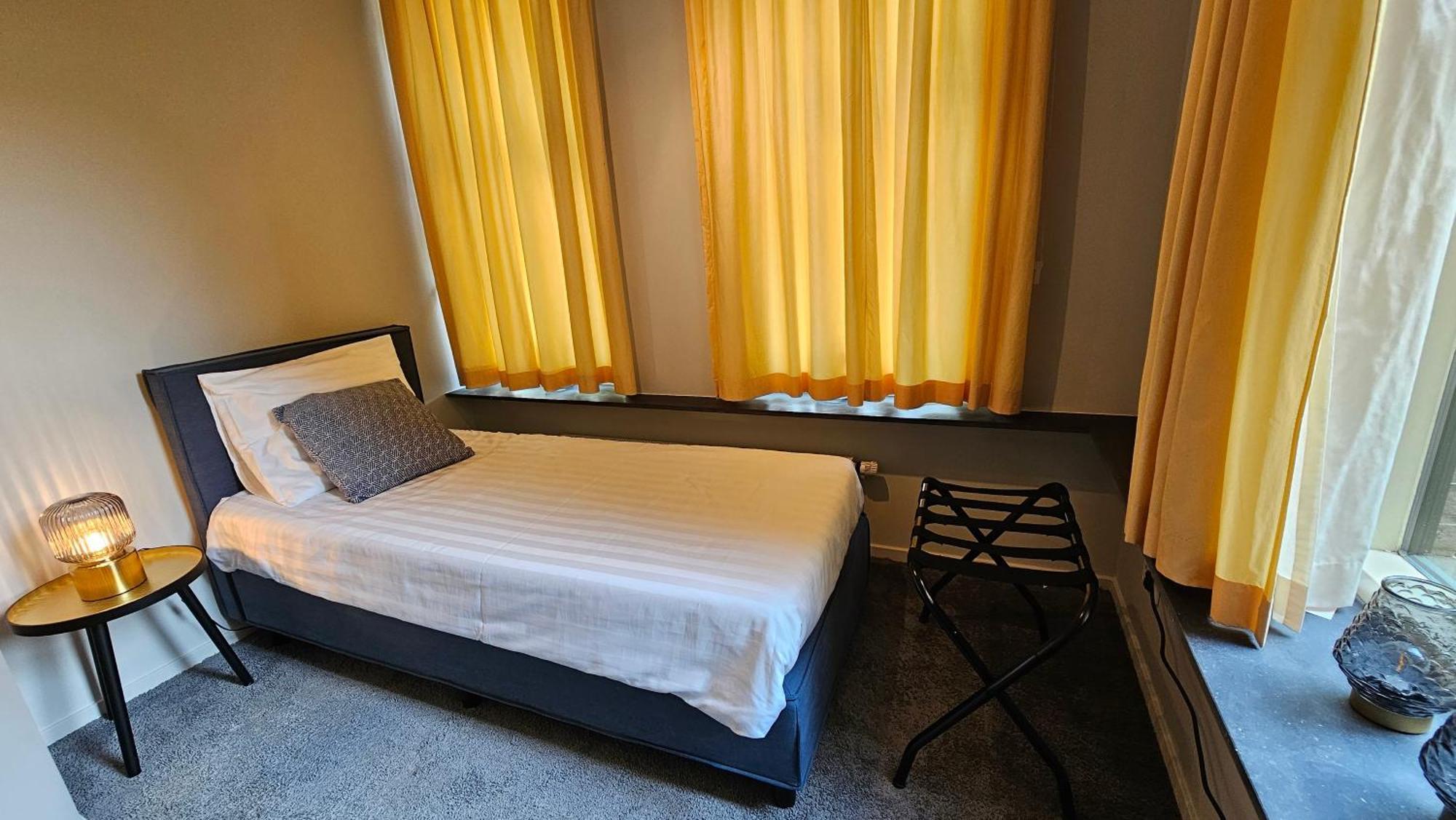 Guest Room Utrecht Bagian luar foto